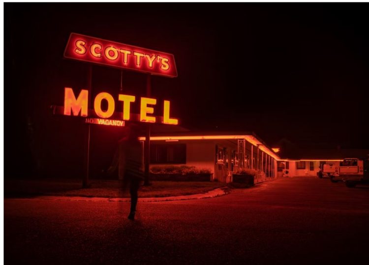 Çfarë ndodhi? Vdes 77-vjeçari në një motel