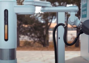 Hyundai prezanton robotin për mbushjen e makinave elektrike