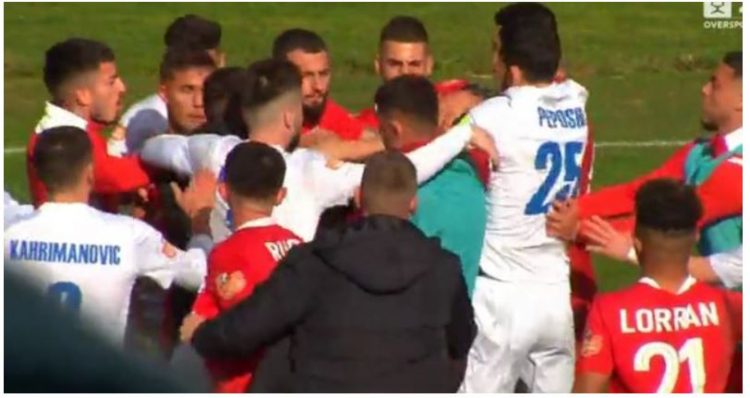 Plas grushti në fushë pas ndeshjes Bylis-Erzeni