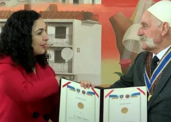 Osmani dekoron Rifat Jasharin me “Urdhrin e Lirisë”