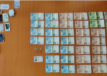 Qytetari gjen portofolin me para dhe e dorëzon në polici