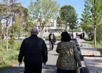 Të moshuarit: Ta provojë Rama të kalojë muajin me pensionin tonë