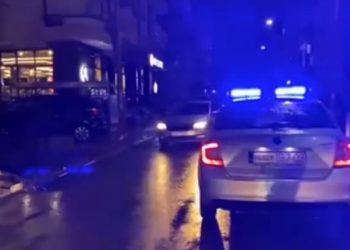 Bie nga ndërtesa, vdes një grua në Fushë-Kosovë