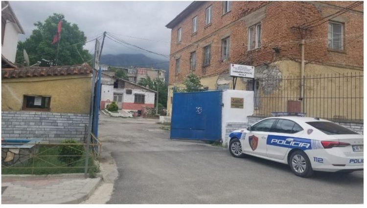 27-vjeçari tenton të arratiset nga komisariati në Kolonjë