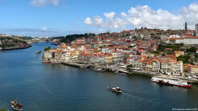 Portugalia i jep fund ‘vizës së artë’ për të pasurit jo europianë