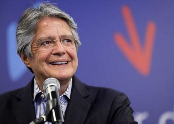 Mafia shqiptare/Parlamenti pro shkarkimit të presidentit ekuadorian