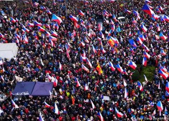 Çekia përfshihet nga protesta kundër rritjes së çmimeve