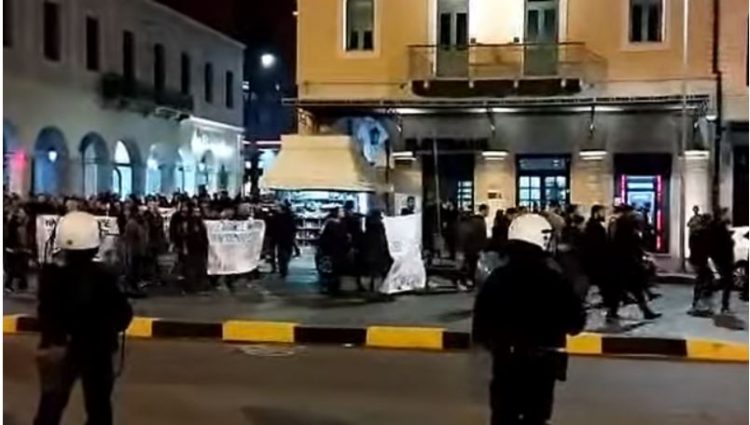 Tragjedia hekurudhore, protestojnë qytetarët në Greqi