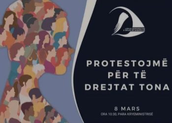 Lidhja Demokratike e Gruas proteston përpara Kryeministrisë