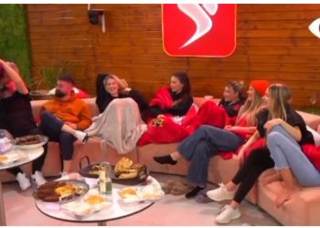 ME VIDEO, Qetsori puth në buzë Sabianin