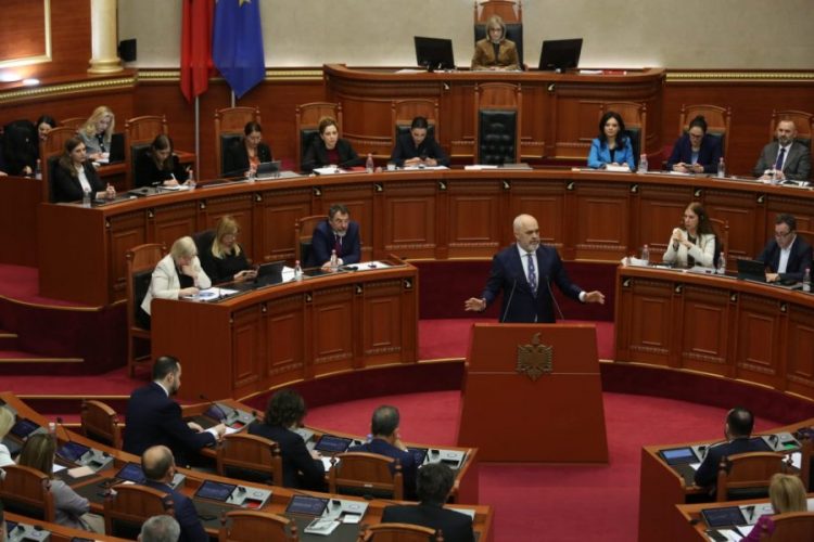 Rama e nis me fyerje ndaj opozitës: Ujëra të zeza, jashtëqitje…