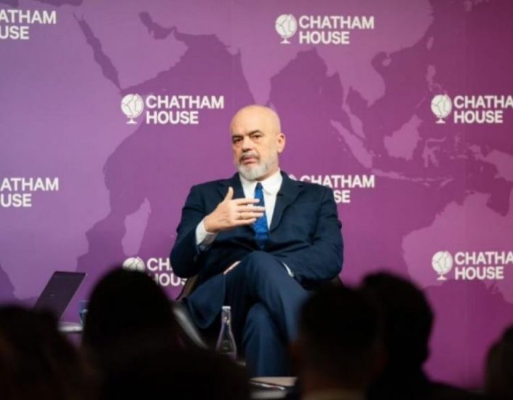 Vasili ironizon vizitën në Britani: Gënjeshtari ambulant Edi Rama