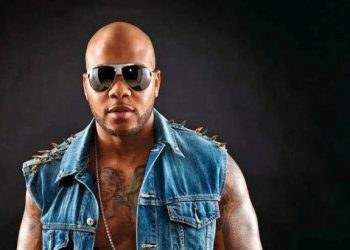 Tronditëse! Djali i reperit rrëzohet nga kati i pestë i banesës