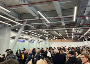 Kaos në Rinas, del jashtë funksionit sistemi i pasaportave