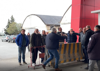 Punonjësit e portit të Shëngjinit përsëri në protestë për pagat