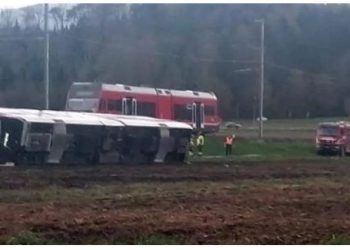 Dalin nga shinat dy trena në Zvicër