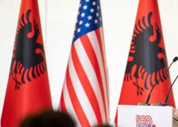 32 vite më parë u rivendosën marrëdhëniet diplomatike me SHBA