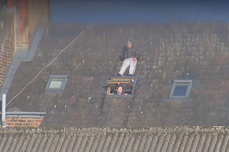 FOTO/ ‘Shtëpia e barit’, shqiptari luan kukafshehtas me policët