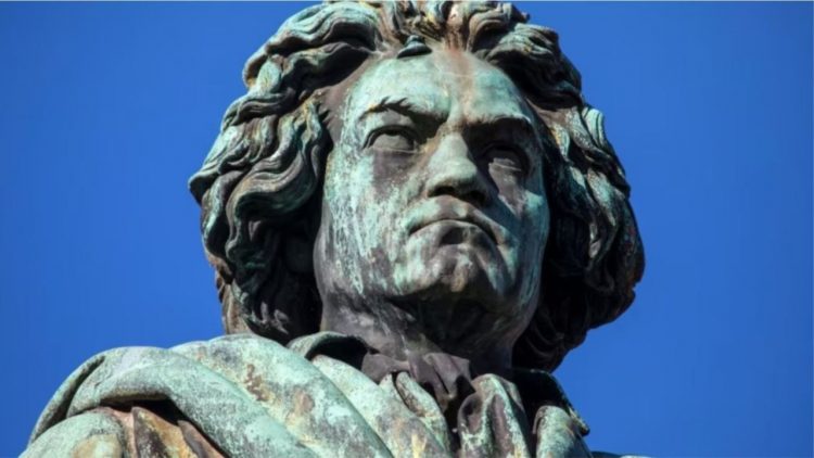 Dy shekuj më vonë, zbulohet shkaku i vdekjes së Beethoven
