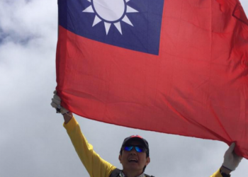 Vizita e ish-presidentit shihet si tradhti kombëtare