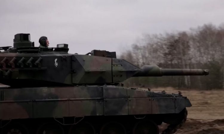 Lufta, Polonia do të dërgojë tanke shtesë në Ukrainë