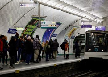 Vazhdojnë protestat kundër reformave në pensione në Francë