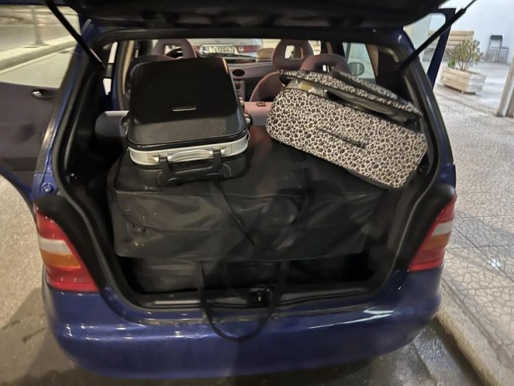 Morën valixhet me drogë në kufi, arrestohen 2 femra