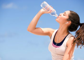 Sinjalet e “çuditshme” që na dërgon organizmi kur ka etje