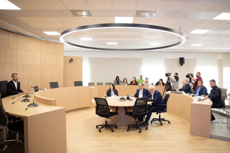 “Bashkë Fitojmë” padit KQZ-në: Të shkruhet emri i Berishës në fletë