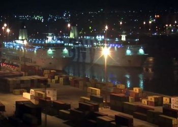 Moti i keq, anulohen lundrimet e trageteve të linjës Durrës-Bari