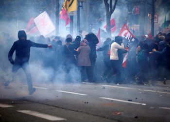 “Mjaft me protestat”/ Kryeministrja franceze këshillon popullin