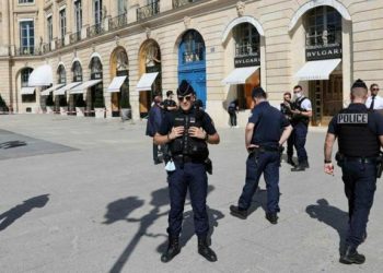 ​Grabitje si në filma në Paris, vidhen bizhuteri në vlerë mbi 1 mln €