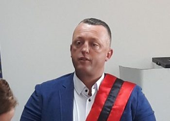 Banorët çojnë në SPAK kryetarin e bashkisë Mat, Agron Malaj