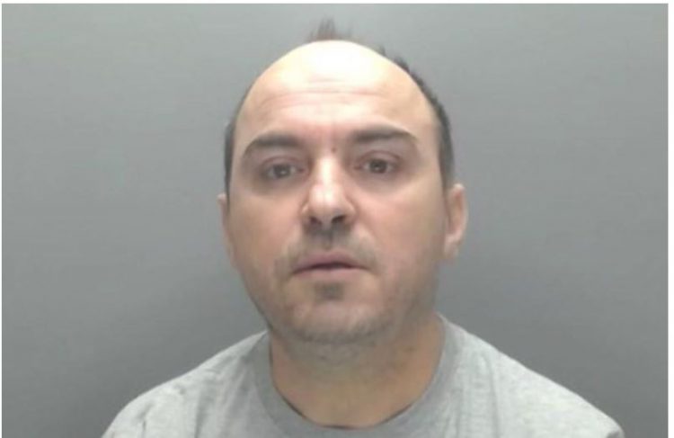 Shqiptari kapet në ‘shtëpi bari’ në Angli (Emri)