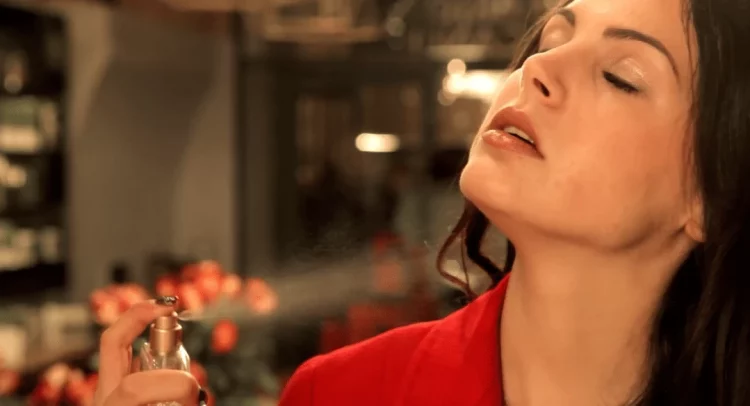 Ja 5 zonat e trupit ku NUK duhet të hidhni parfum