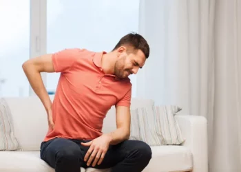 Ja si largohet dhimbja e shpinës me metoda natyrale