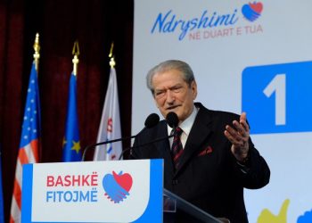 Berisha në Librazhd: Rama u mori qytetarëve një rrogë me bordet