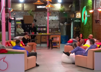 “Mëso himnin”, Kiara këshillon Kristin që të…