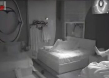 Kiara dhe Luizi nën çarçafë, Qetsori nuk duron më