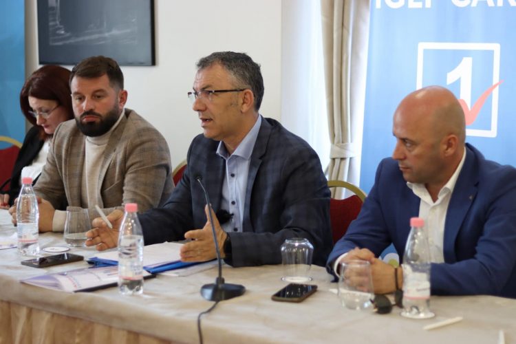 Gara për Durrësin,Cara: Objektiv parësor, frymëmarrja ndaj biznesit