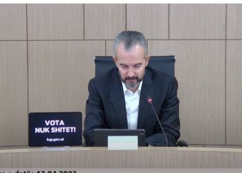 Katër deputetë të rinj hyjnë në parlament (Emrat)