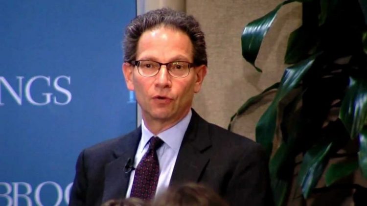 Kupchan: Vuçiç po ndikon te serbët në veri, për t’i rezistuar…