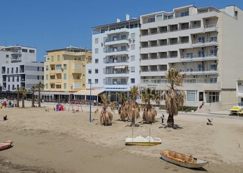 Shqiptarët kanë ikur, në Durrës marrin punëtorë të huaj