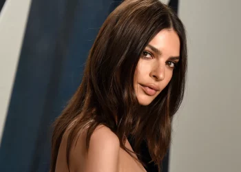 Modelja seksi tregon sesi i përballon zërat për romancat e saj