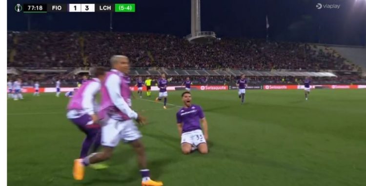 Dramë në ‘Artemio Franki’, por Fiorentina kualifikohet