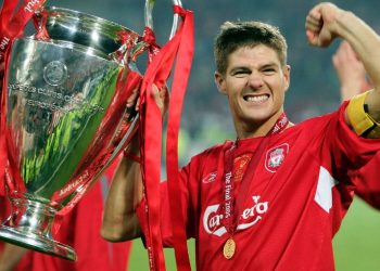 Gerrard tregohet i sinqertë: Më pëlqen puna e taksistit