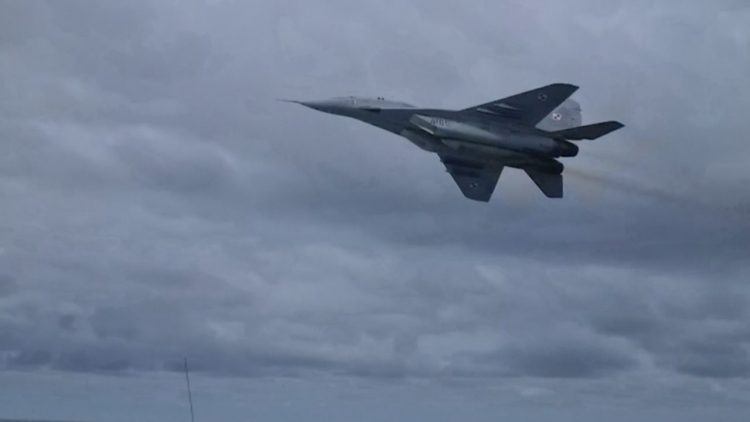 Ç’po ndodh? Anijet ruse vetëm 5 milje larg task-forcës së NATO-s