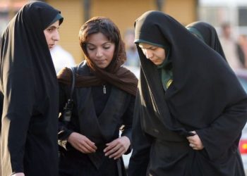 Irani shton kufizimet për gratë, ja “absurdi” i radhës