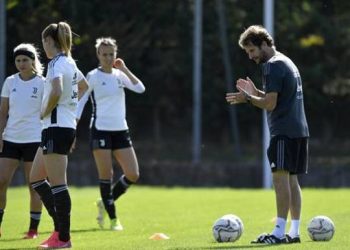 E BUJSHME! Juventus detyrohet të gjejë stadium të ri
