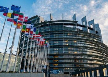 KE, konferencë për fëmijët e rrëmbyer nga Rusia